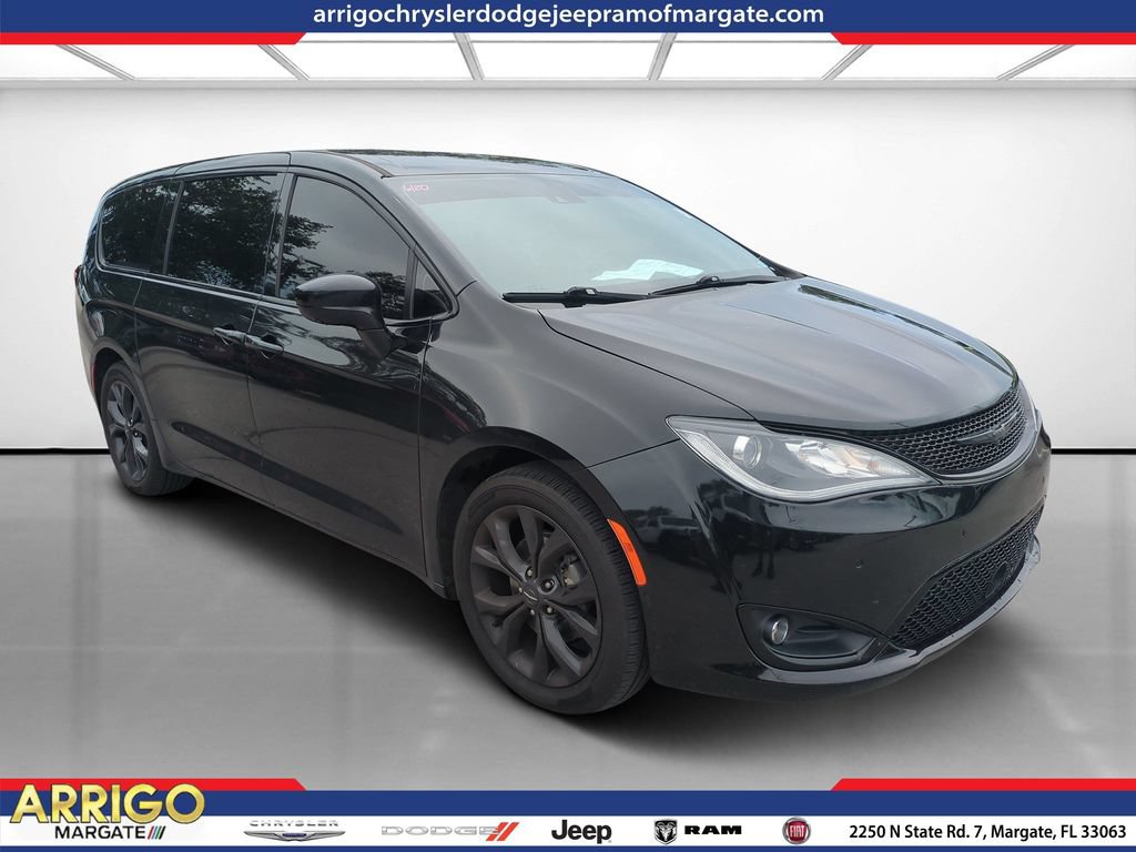 Used 2020 Chrysler Pacifica Touring w/ Advanced Safetytec Group FWD video 1