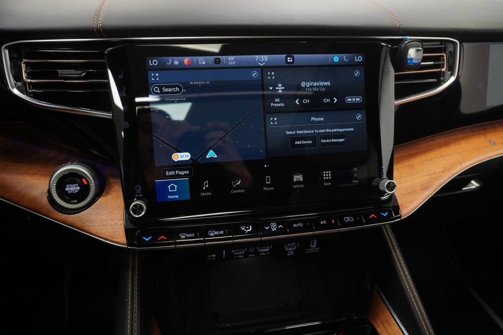 Used 2024 Jeep Grand Wagoneer Series III w/ Rear-Seat Entertainment Group AWD/4WD image 37