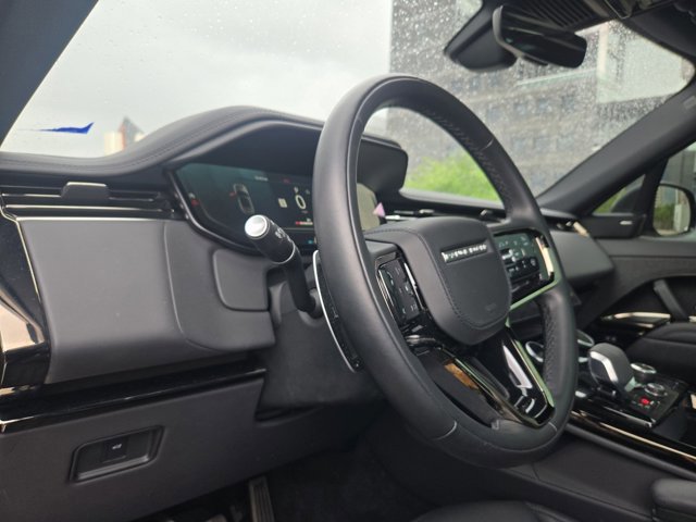 Used 2023 Land Rover Range Rover Sport SE Dynamic image 6