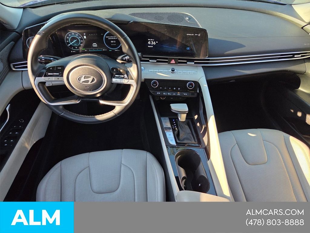 Used 2024 Hyundai Elantra Limited image 16