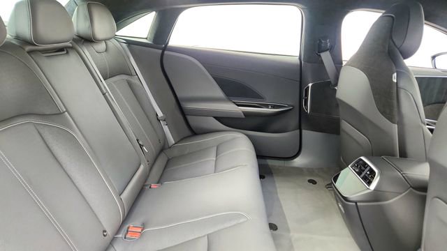 Used 2023 Lucid Air Grand Touring image 24