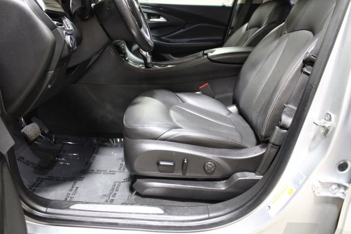 Used 2018 Buick Envision Essence image 19