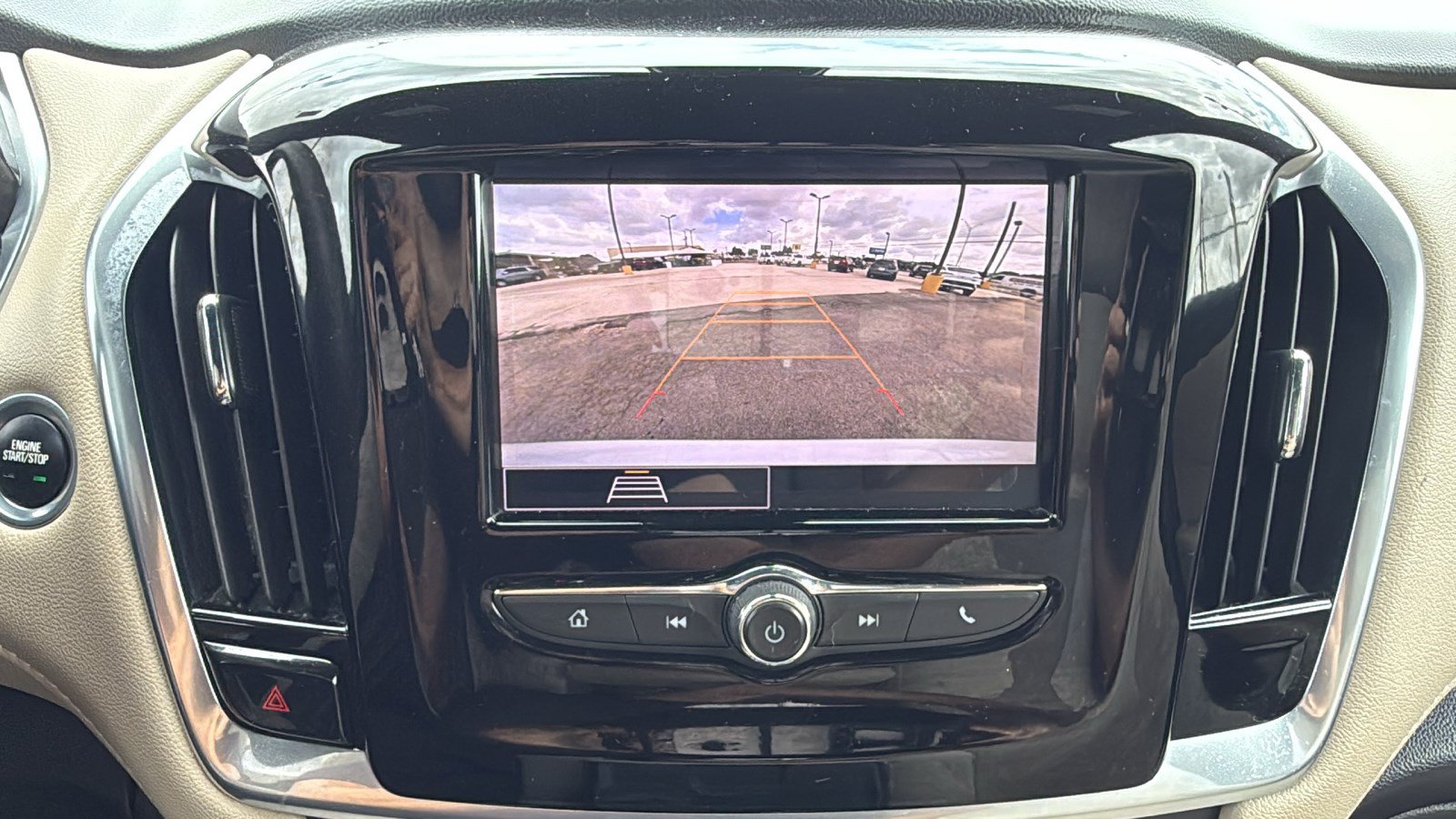 Used 2022 Chevrolet Traverse LS FWD image 22