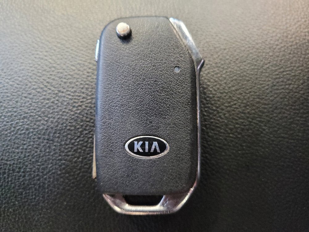 Used 2020 Kia Soul S FWD image 32