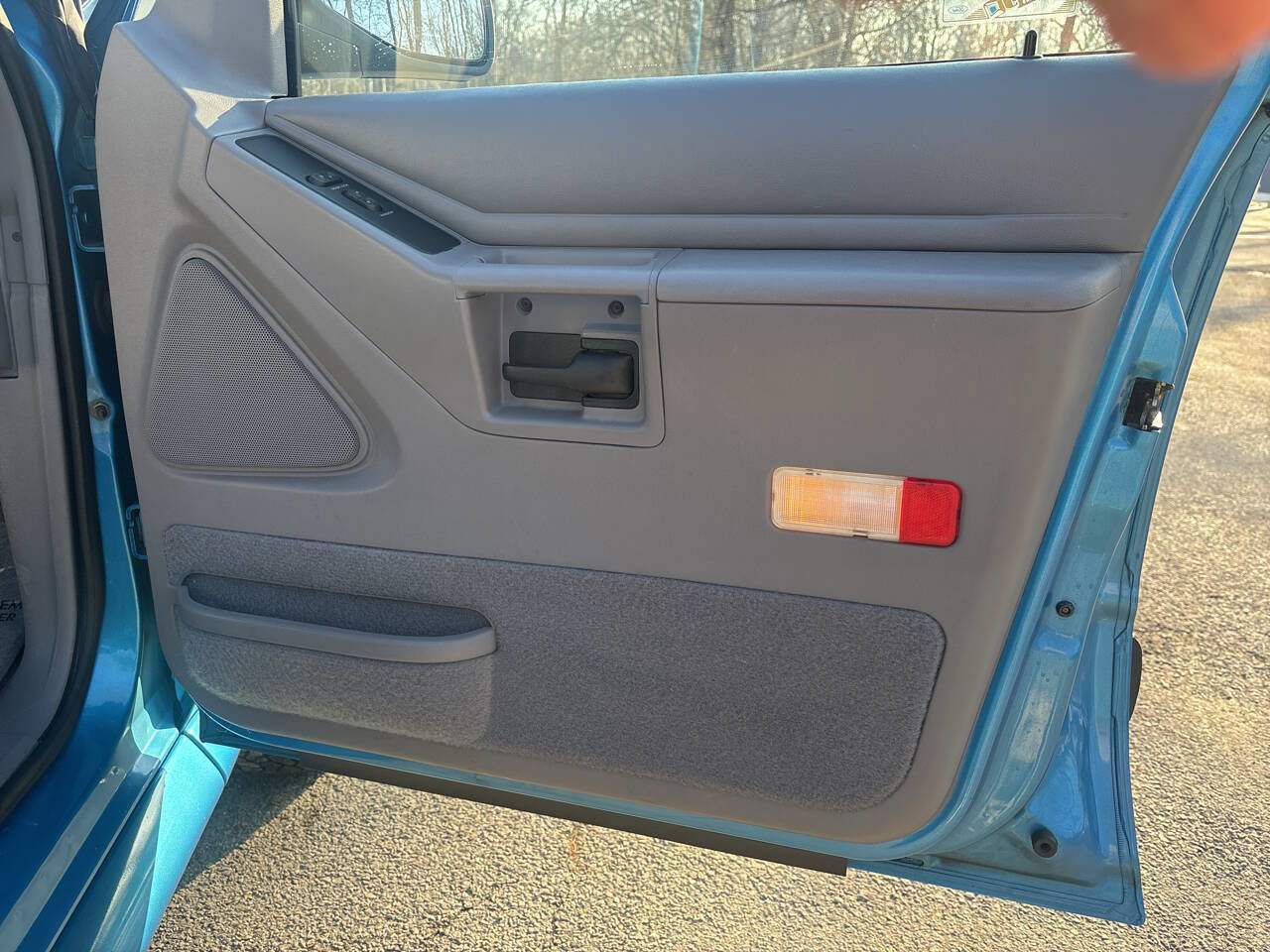 Used 1994 Ford Explorer XLT image 27