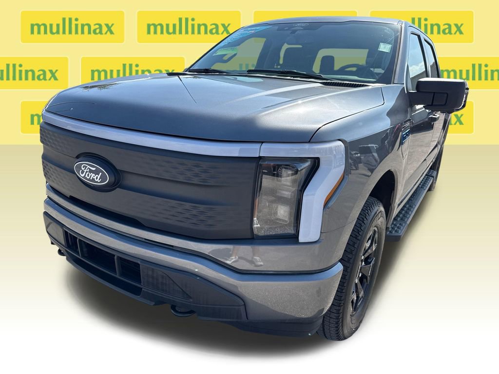 Used 2025 Ford F150 Lightning XLT AWD/4WD image 10