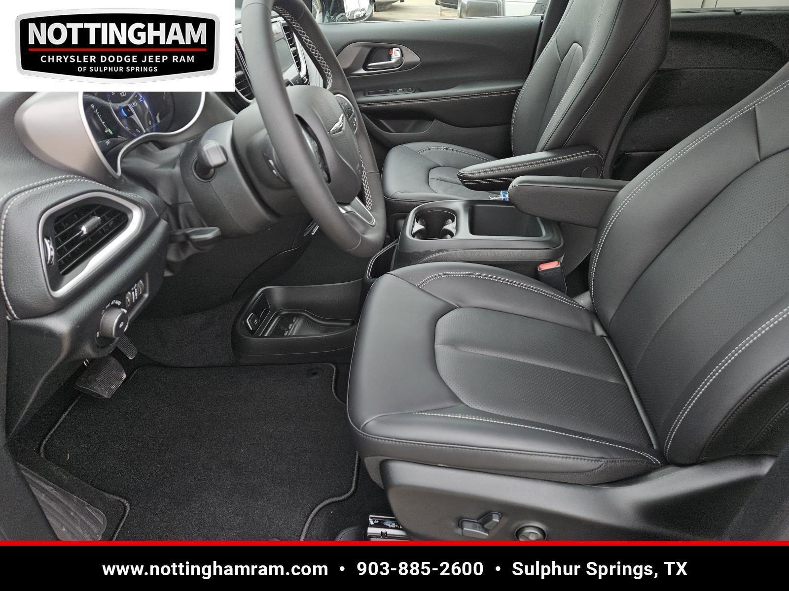 New 2026 Chrysler Pacifica Select FWD image 18