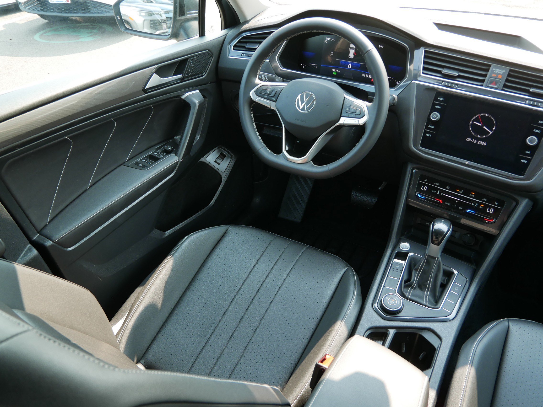Certified 2024 Volkswagen Tiguan SE AWD/4WD image 9