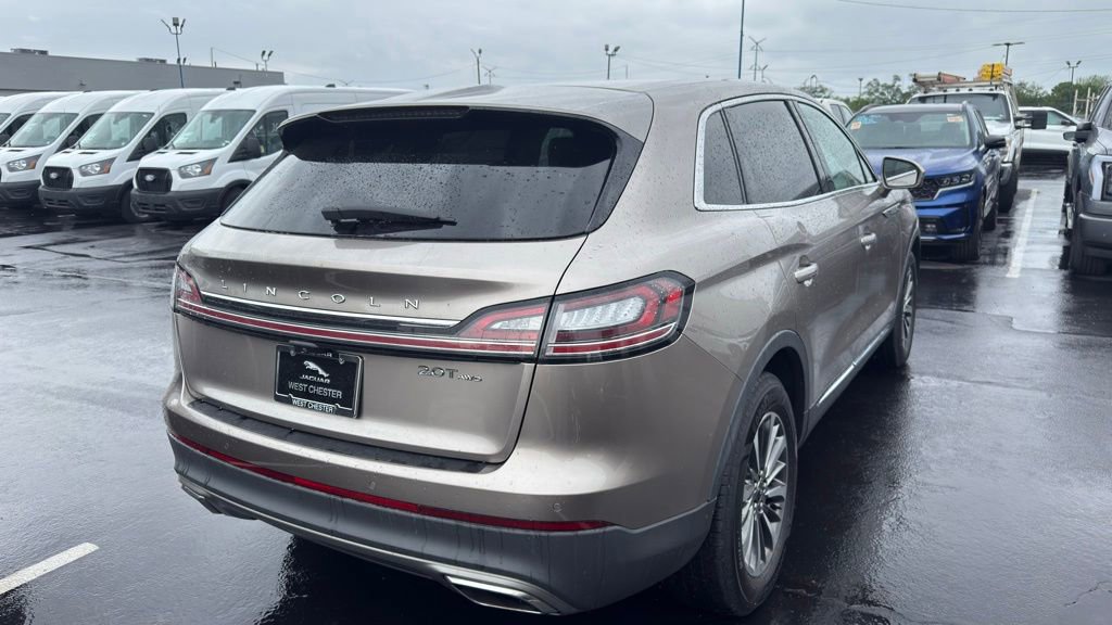 Used 2019 Lincoln Nautilus Select AWD/4WD image 3