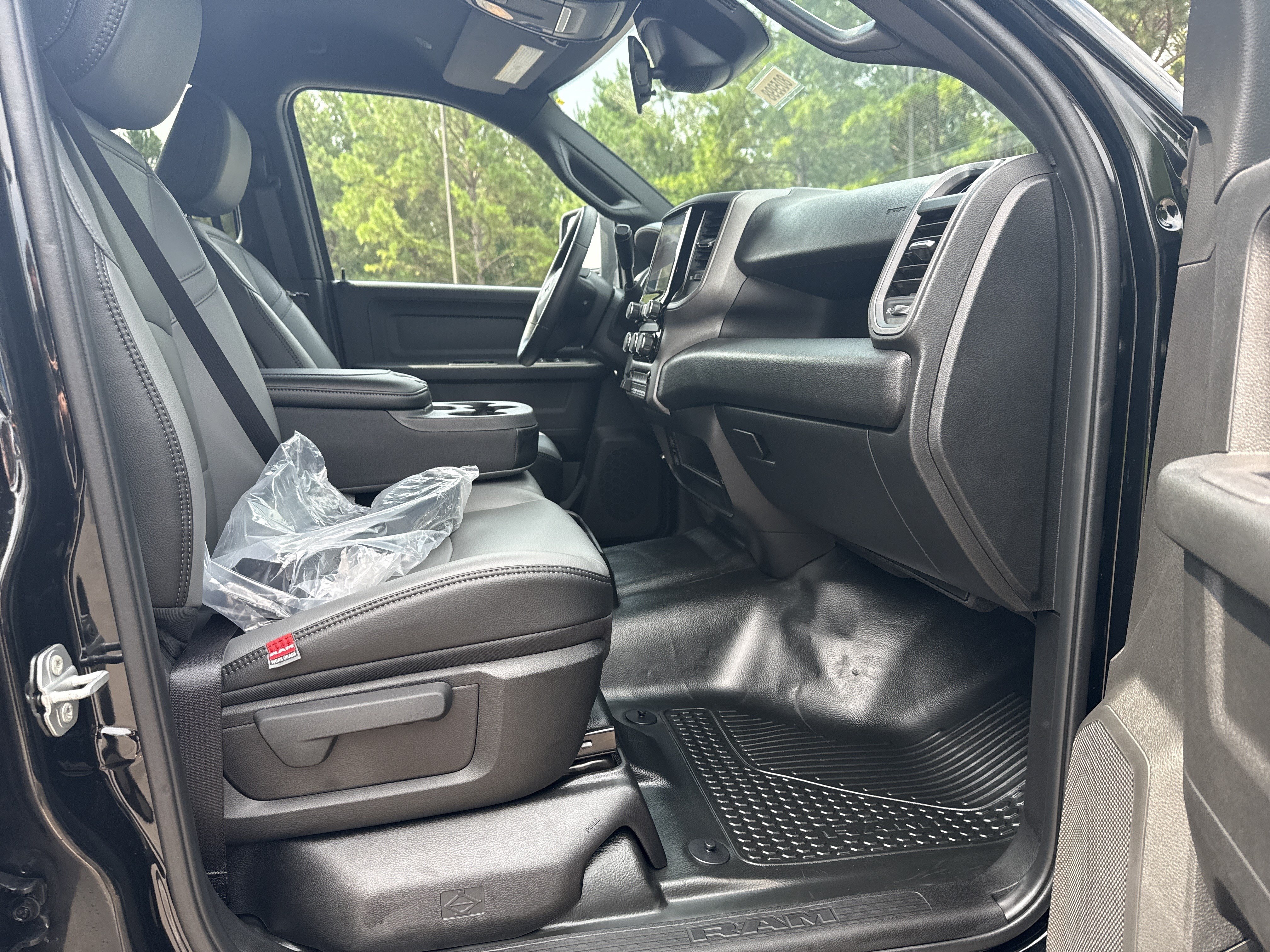 New 2026 RAM 3500 Tradesman w/ Chrome Appearance Group A AWD/4WD image 13