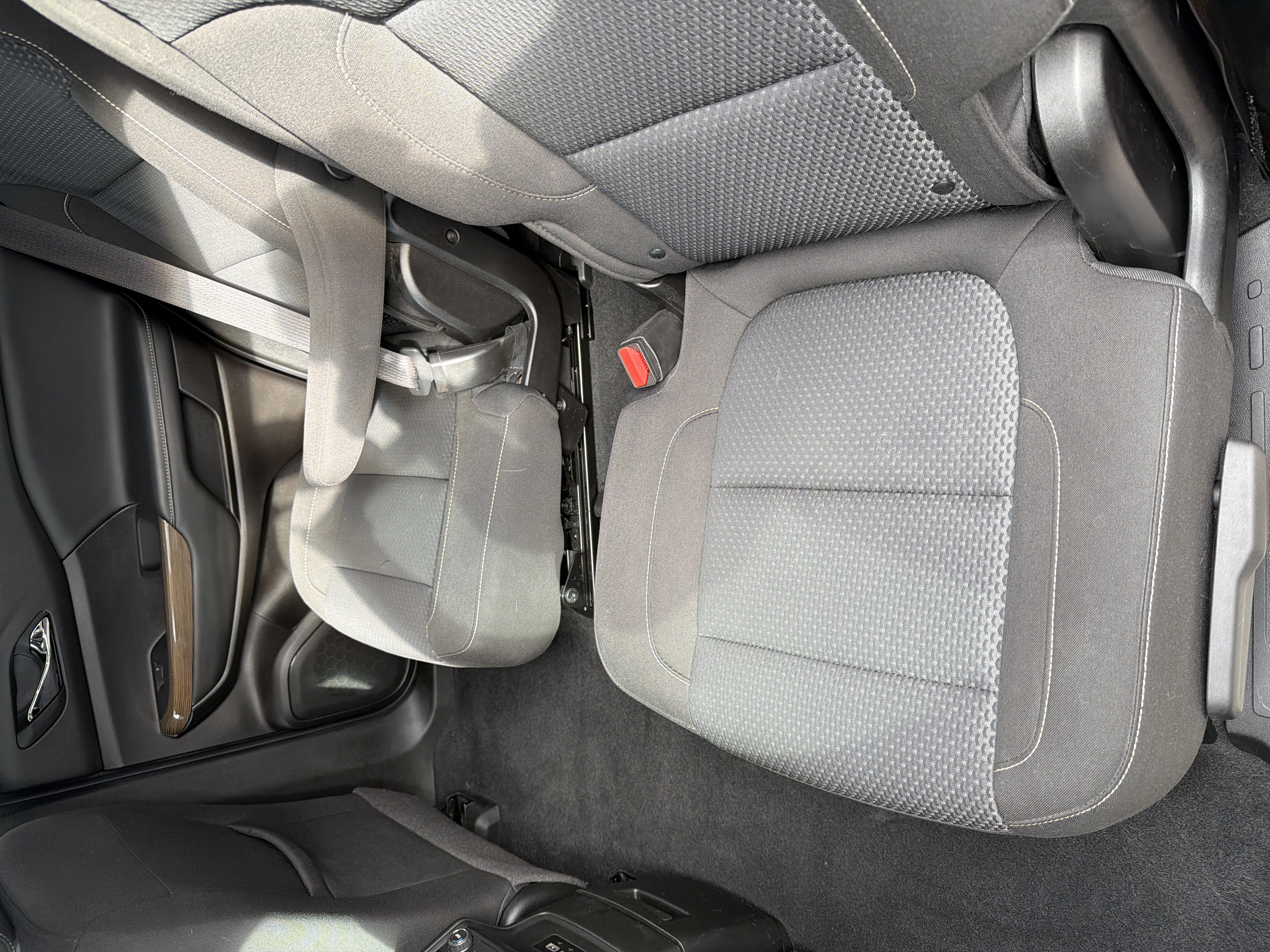 Certified 2023 GMC Acadia SLE image 24