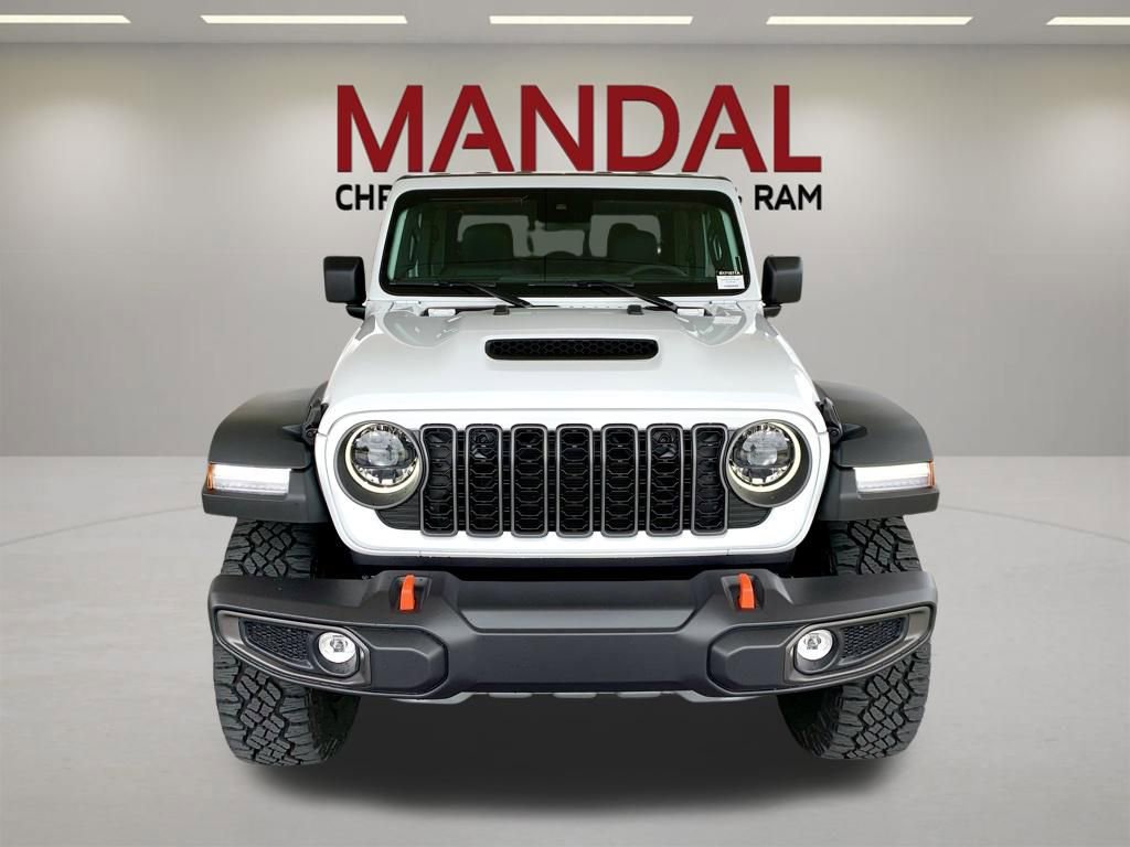 Used 2025 Jeep Gladiator Mojave AWD/4WD image 3