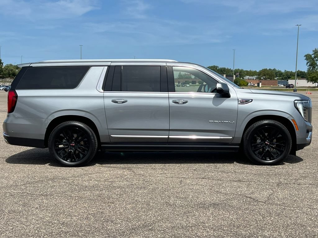 New 2025 GMC Yukon XL Denali w/ Denali Reserve Package AWD/4WD image 52