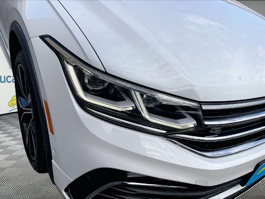 Used 2024 Volkswagen Tiguan SEL R-Line AWD/4WD image 33