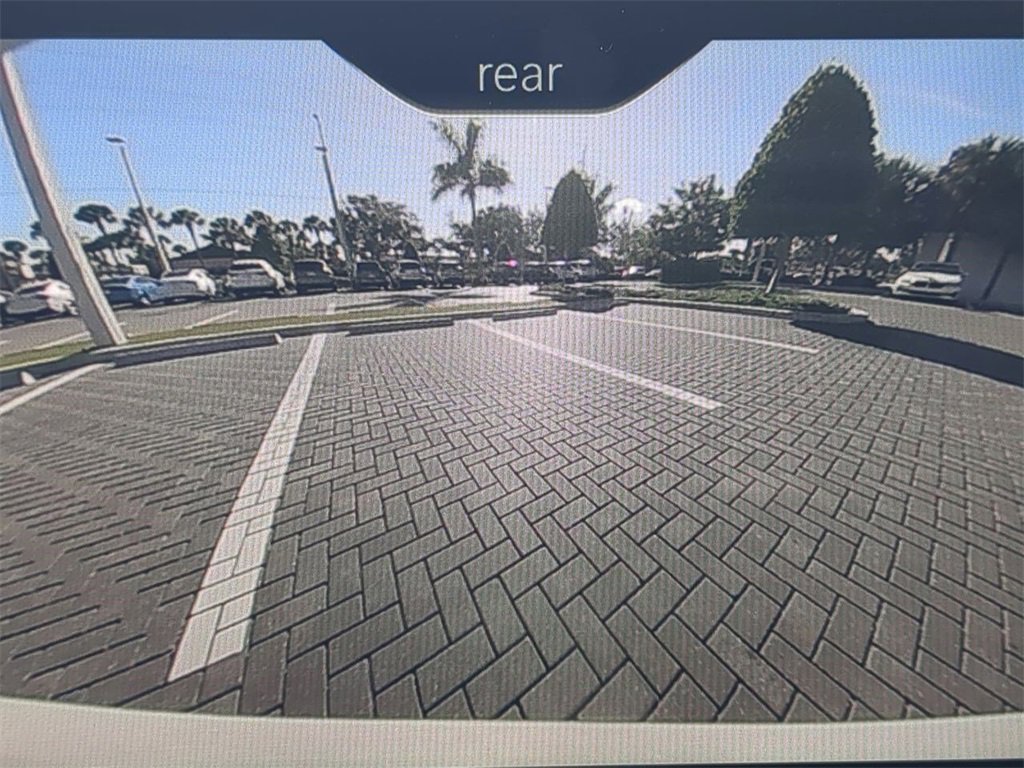 Used 2018 BMW 740i xDrive image 22