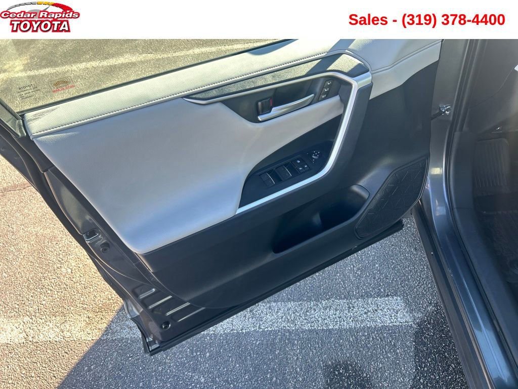 Used 2023 Toyota RAV4 Limited image 12
