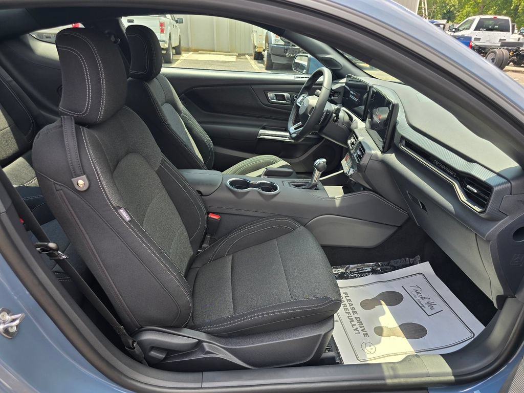 New 2026 Ford Mustang GT w/ GT Performance Package RWD image 11