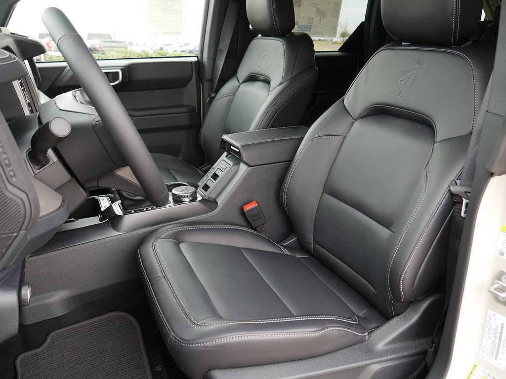 New 2026 Ford Bronco Outer Banks AWD/4WD image 13