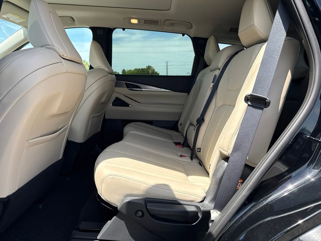 Used 2022 INFINITI QX60 Luxe w/ Performance Audio Package FWD image 7