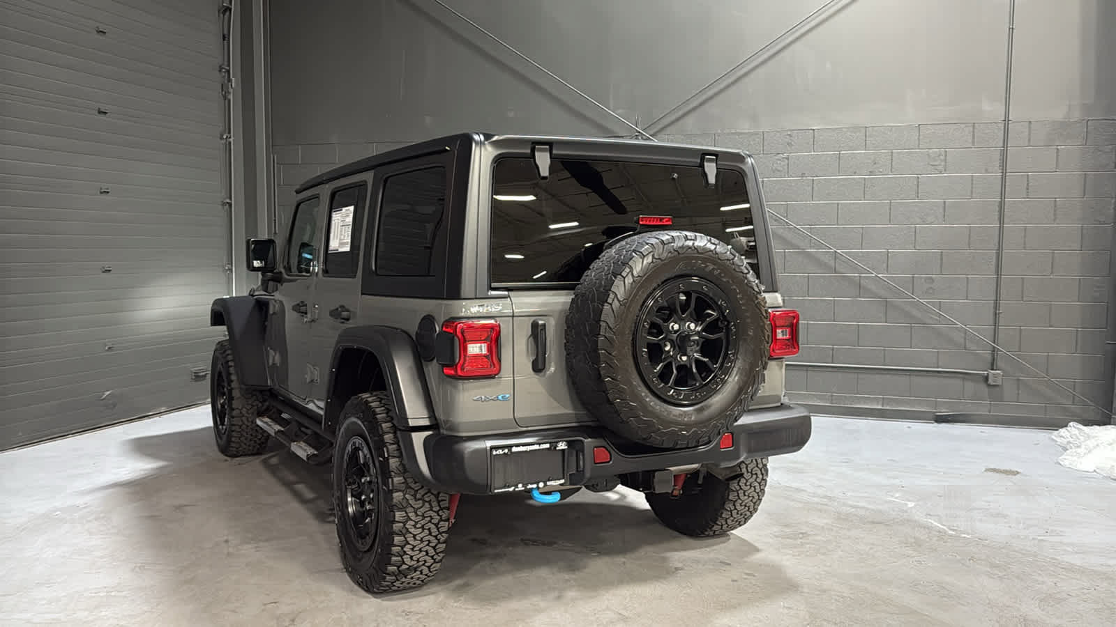 Used 2023 Jeep Wrangler Unlimited Rubicon 4xe AWD/4WD image 6