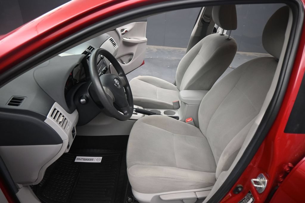 Used 2011 Toyota Corolla LE FWD image 9