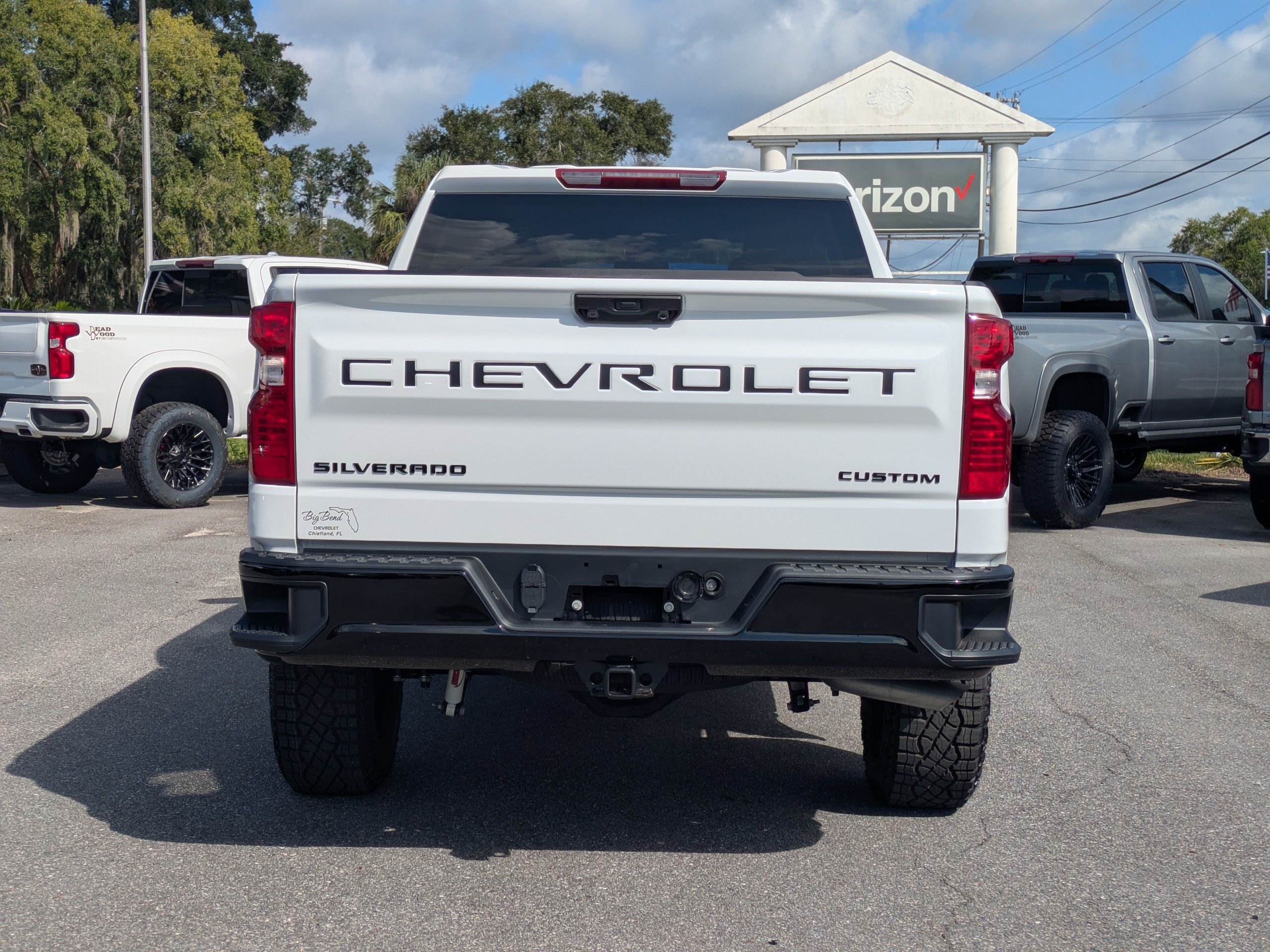 New 2026 Chevrolet Silverado 1500 Custom Trail Boss w/ LPO, Dark Essentials Package AWD/4WD image 5