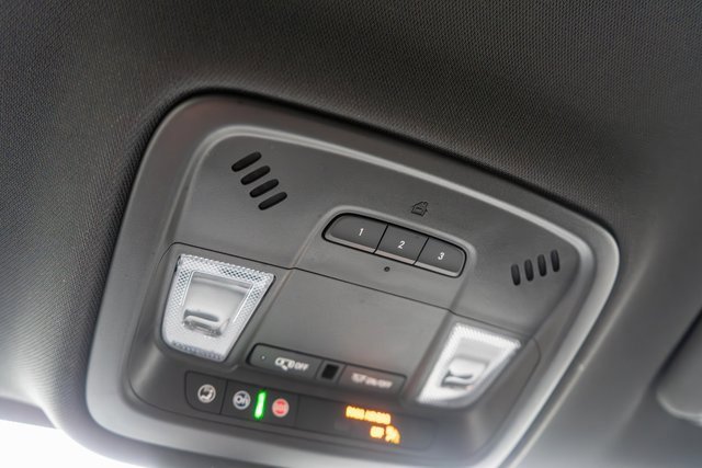 Used 2023 Chevrolet Traverse LT image 37