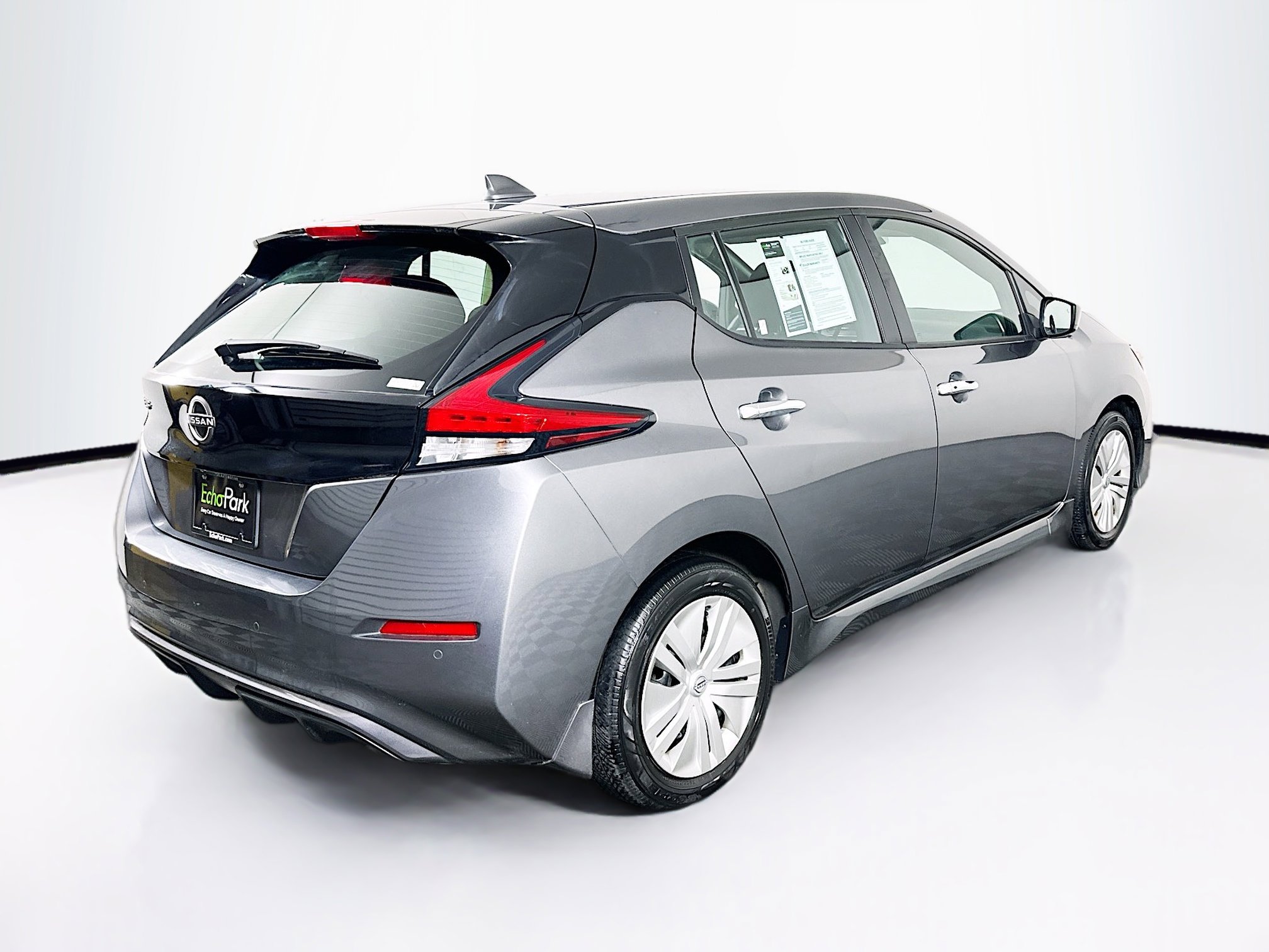 Used 2023 Nissan Leaf S image 9