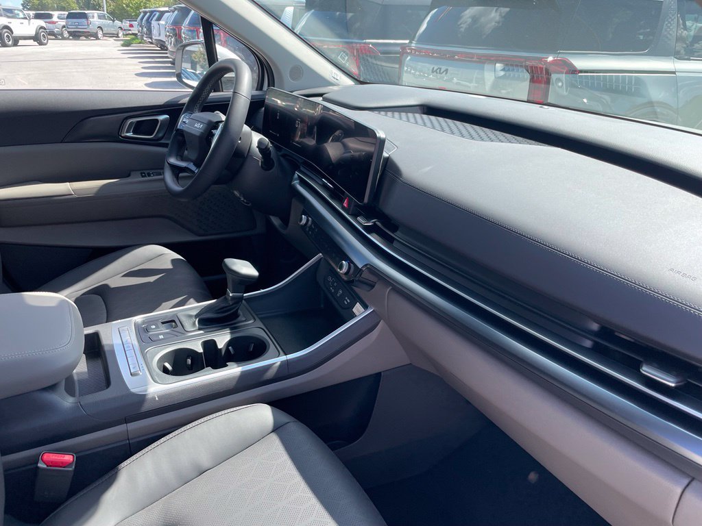 New 2027 Kia Carnival FWD image 26