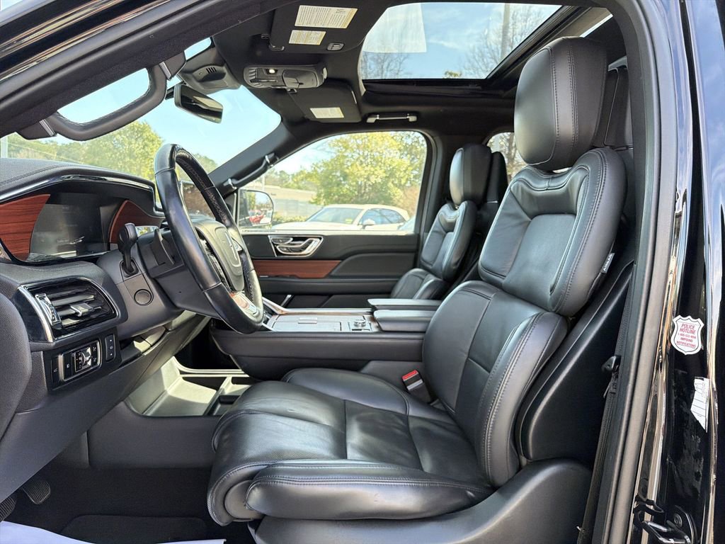 Used 2024 Lincoln Navigator Reserve image 17