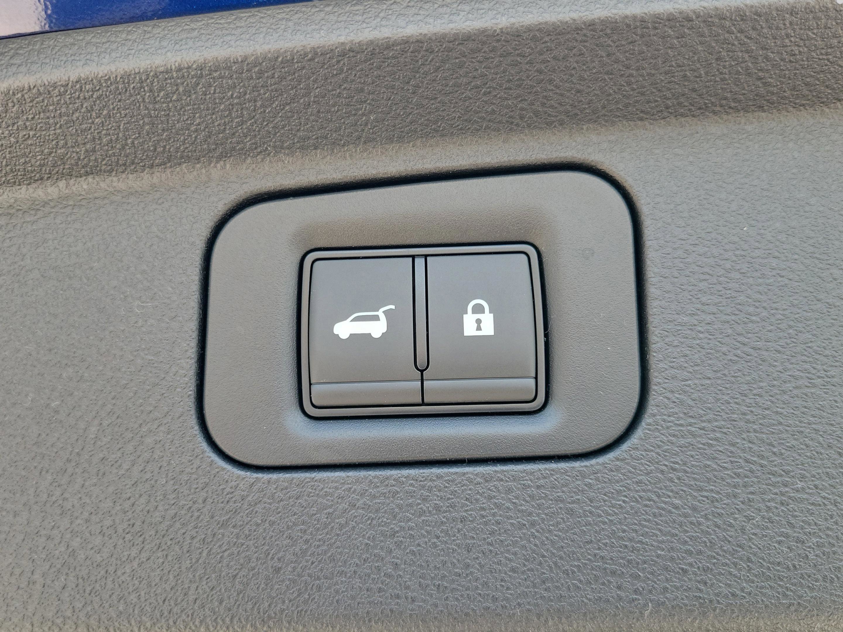 New 2025 Nissan Armada SL image 12