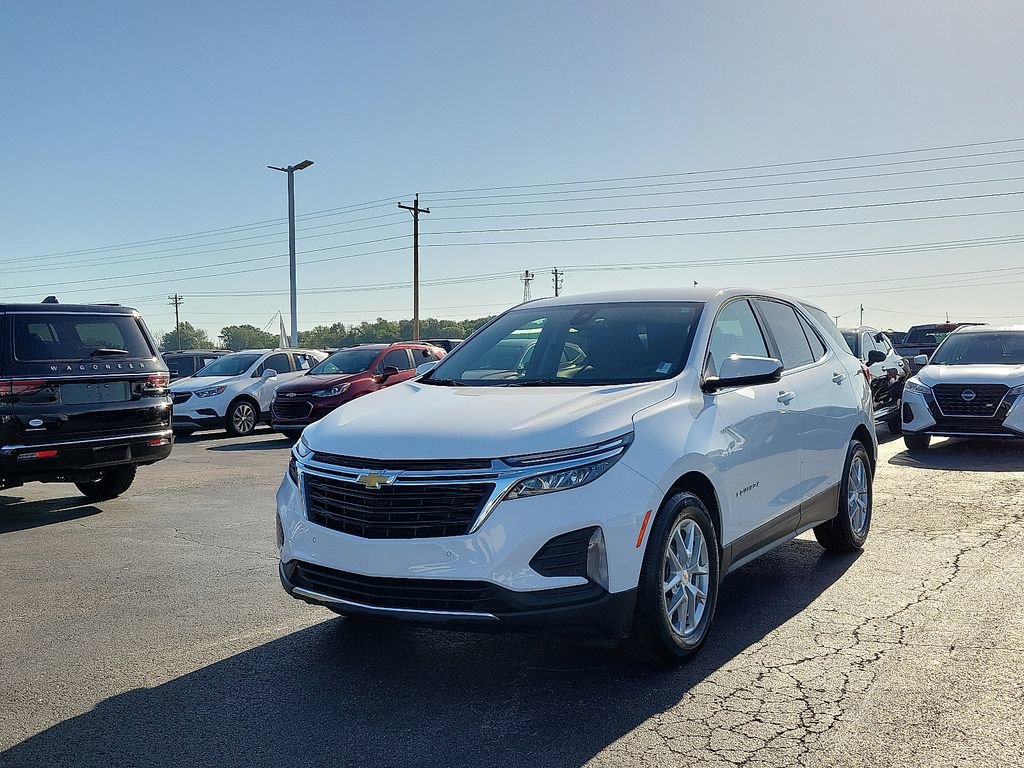 Used 2023 Chevrolet Equinox LT image 2