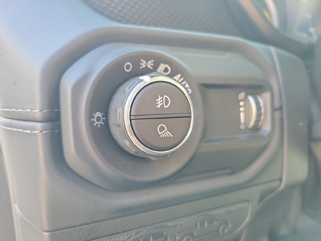Used 2026 Jeep Gladiator Mojave AWD/4WD image 22