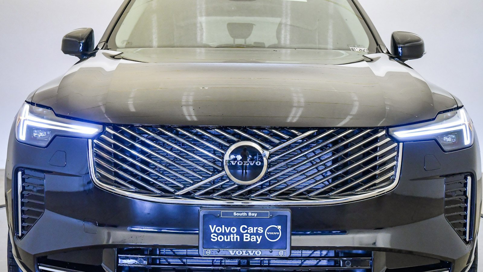 New 2026 Volvo XC90 B5 Core image 8