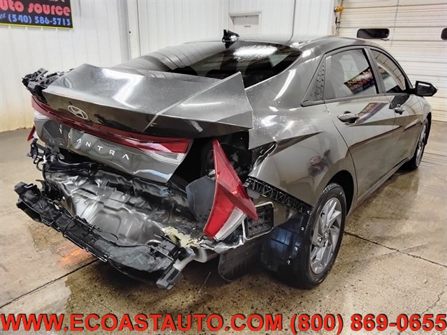 Used 2024 Hyundai Elantra SEL FWD image 6