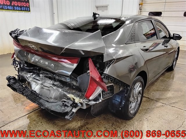 Used 2024 Hyundai Elantra SEL FWD image 6