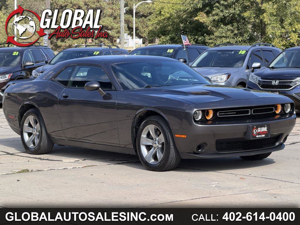 Used 2016 Dodge Challenger SXT