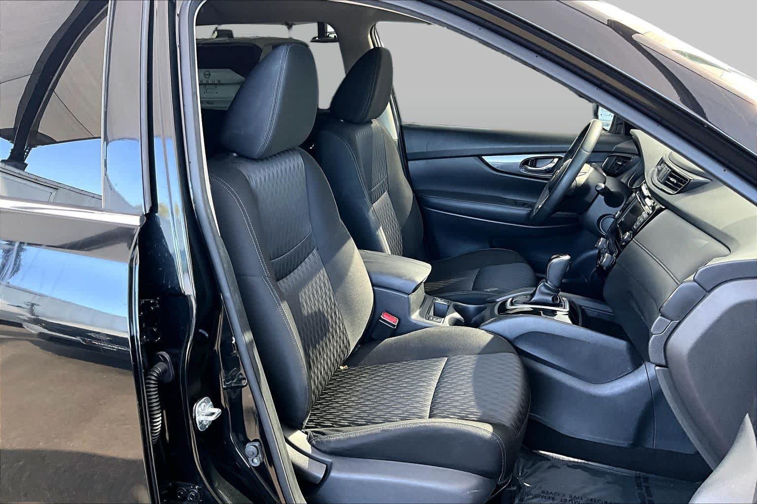 Certified 2019 Nissan Rogue SV FWD image 9