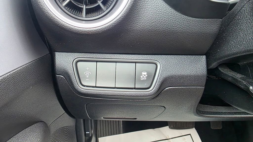 Used 2023 Kia Forte LXS image 30