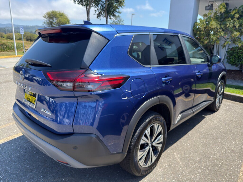 Used 2023 Nissan Rogue SV AWD/4WD image 6