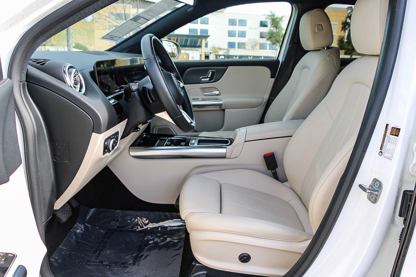 Certified 2025 Mercedes-Benz GLA 250 image 16