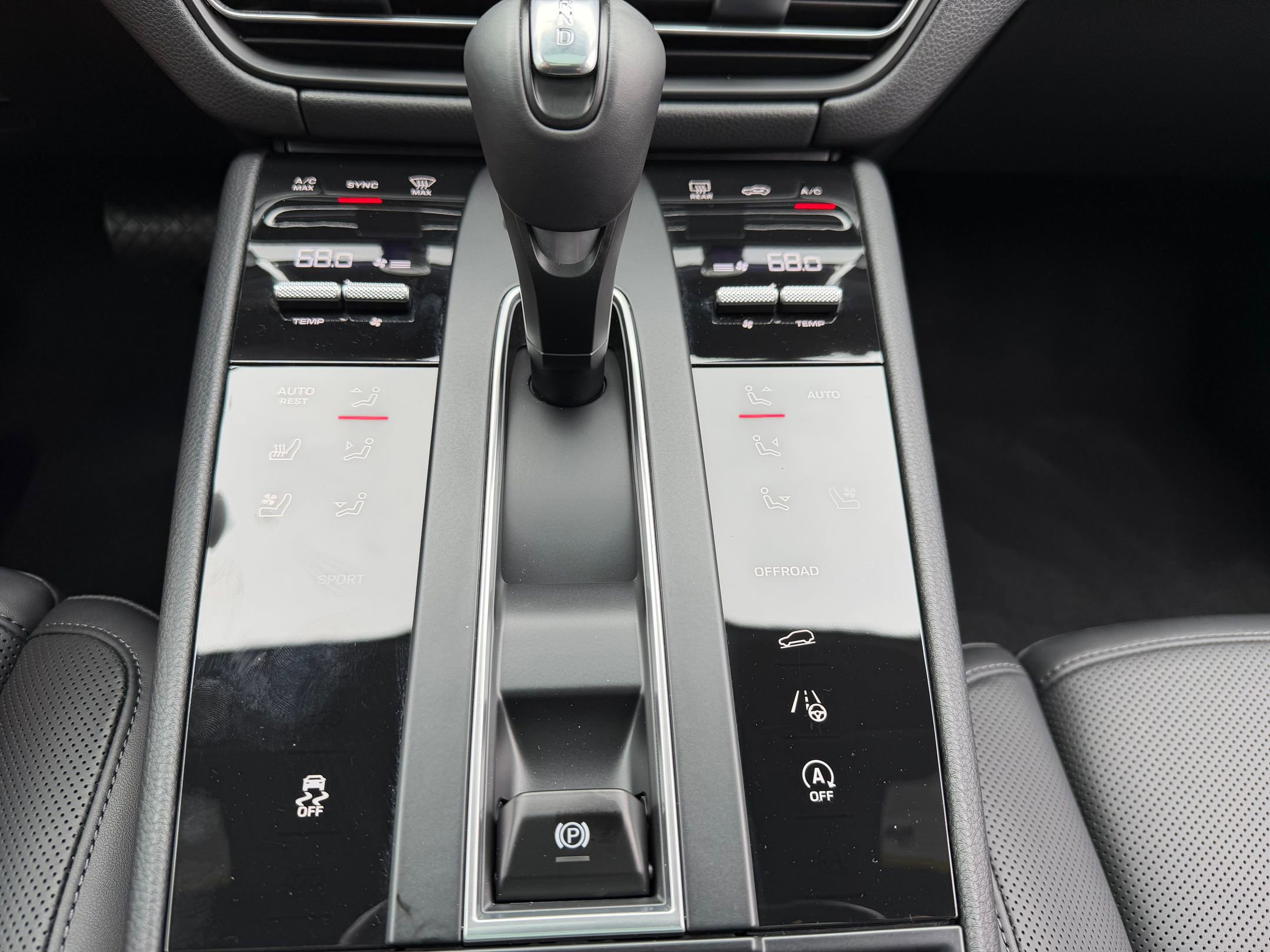 Certified 2026 Porsche Macan AWD/4WD image 29