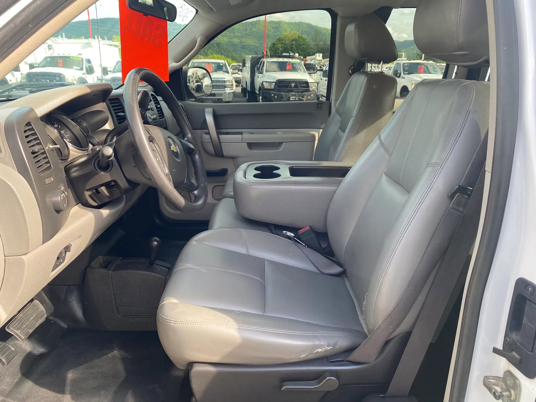 Used 2013 Chevrolet Silverado 2500 W/T AWD/4WD image 9