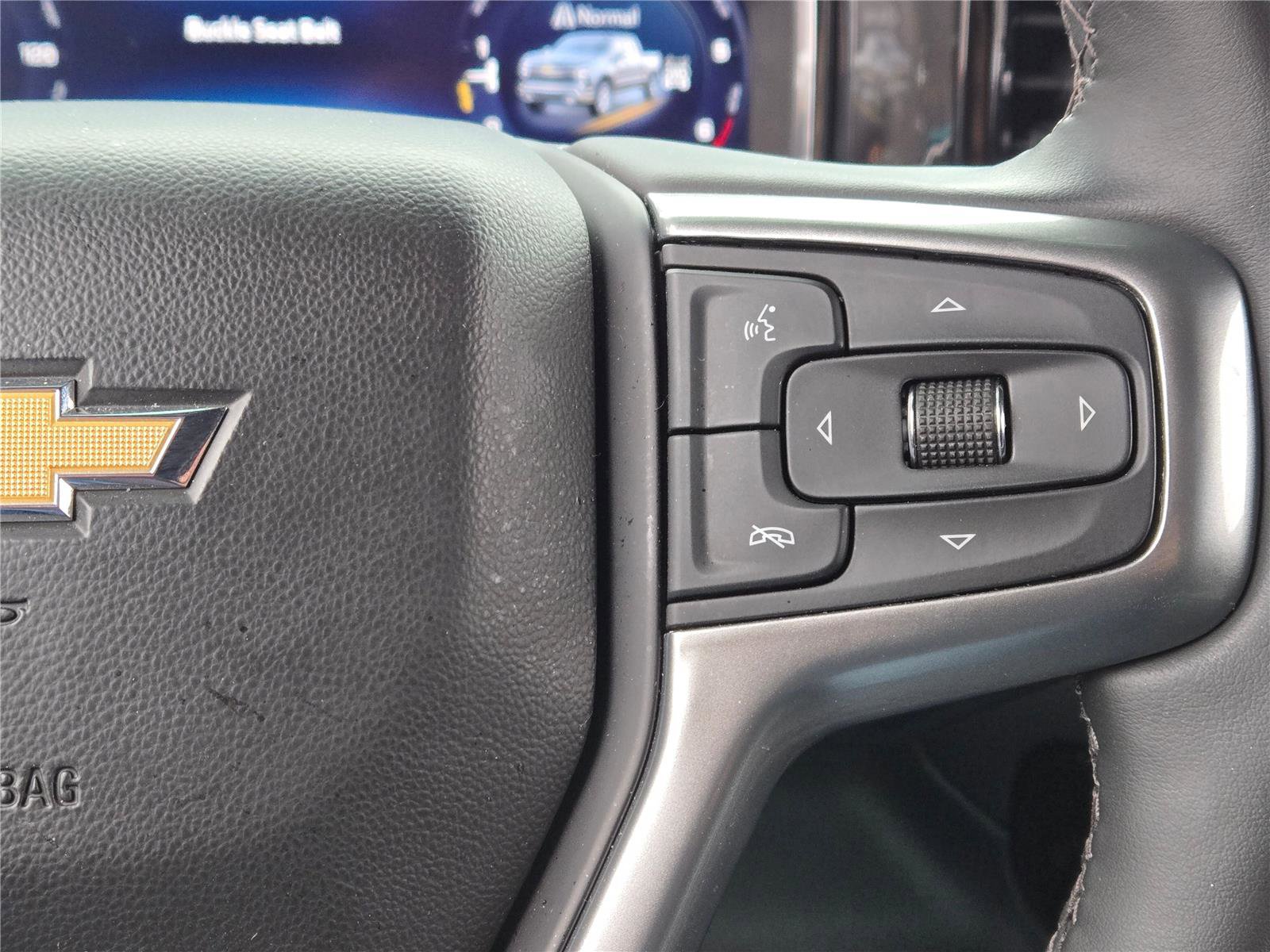 Used 2023 Chevrolet Silverado 1500 LT AWD/4WD image 27