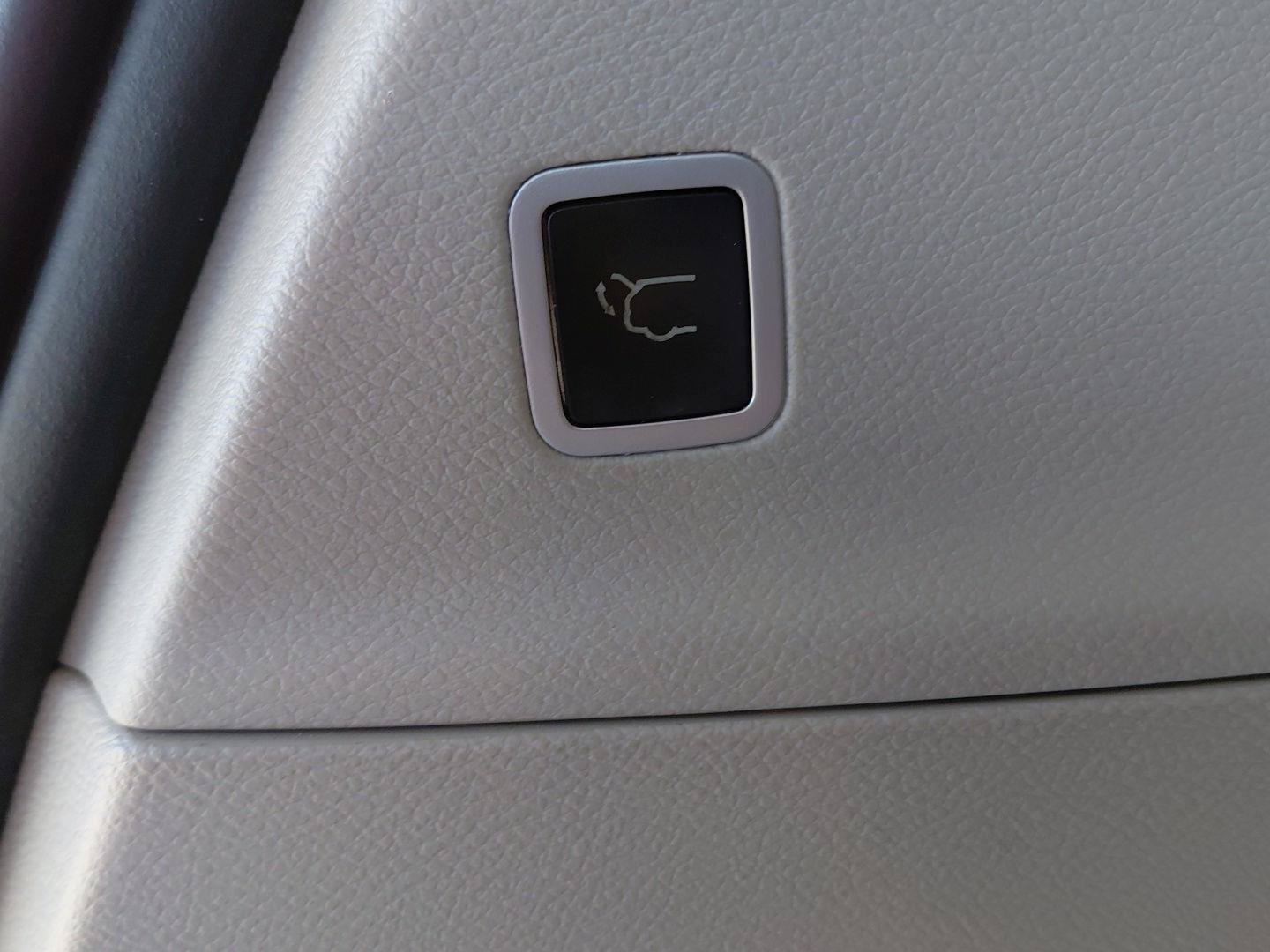 Used 2017 Chrysler Pacifica Touring-L Plus w/ Advanced Safetytec Group FWD image 24