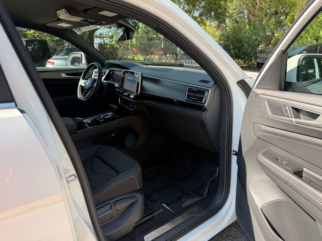 Used 2026 Volkswagen Atlas Cross Sport SE FWD image 28