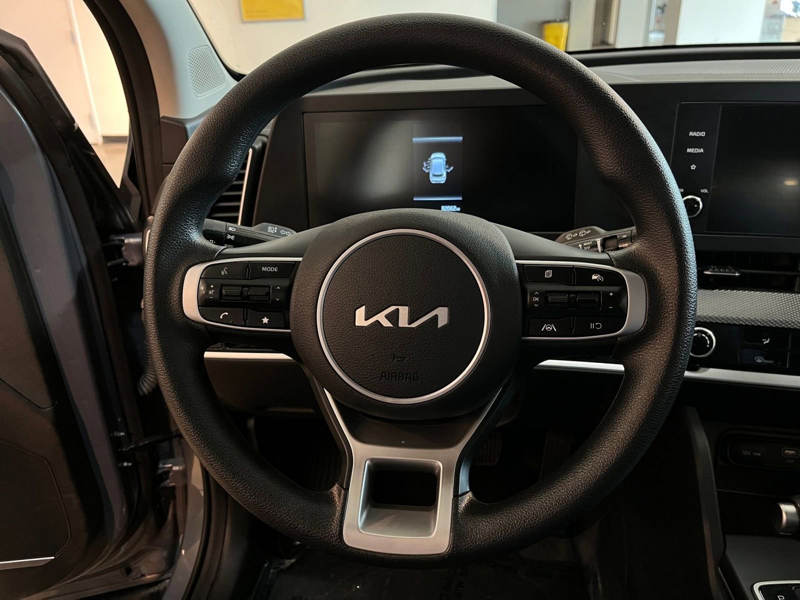 Used 2025 Kia Sportage LX FWD image 28