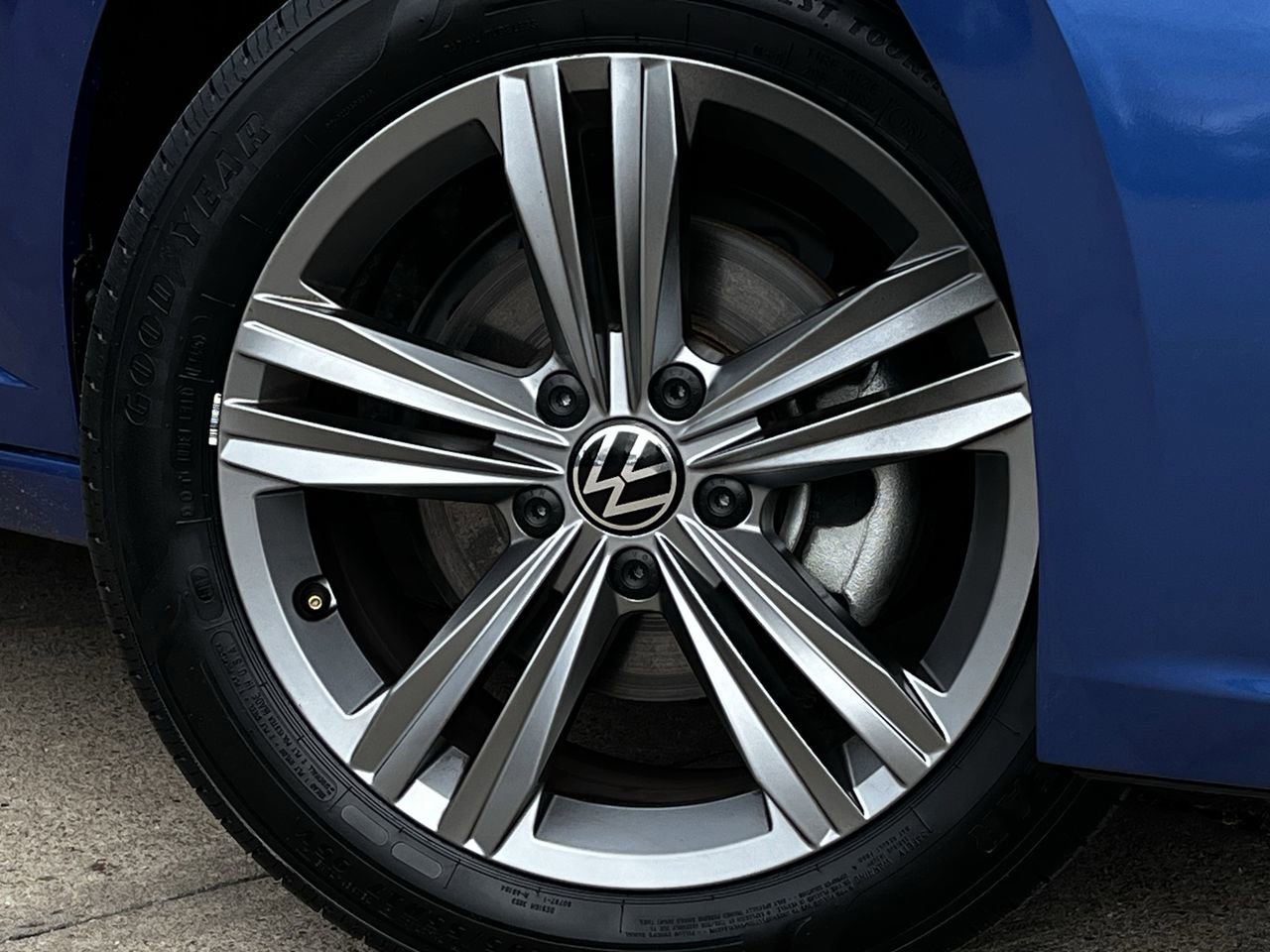 Used 2024 Volkswagen Jetta SE image 28