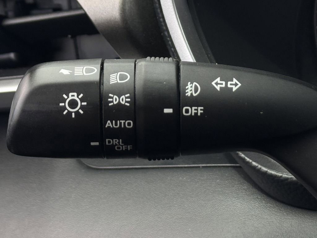 Used 2023 Toyota Highlander XLE image 22