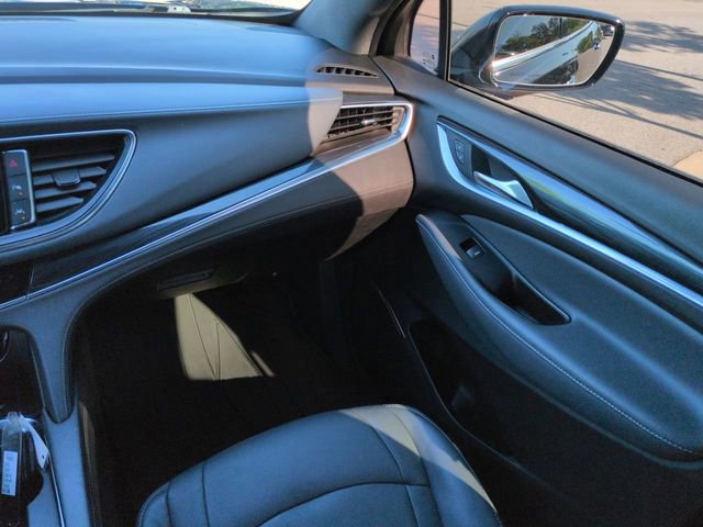 Used 2022 Buick Enclave Essence image 21